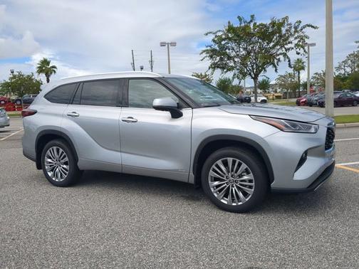 2025 Toyota Highlander Hybrid Platinum