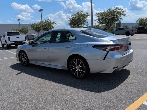 Celestial Silver Metallic 2023 Toyota Camry SE