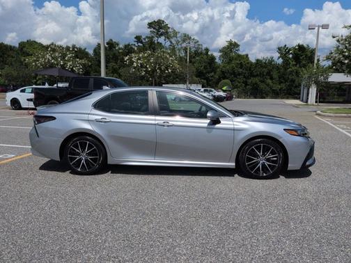 Celestial Silver Metallic 2023 Toyota Camry SE