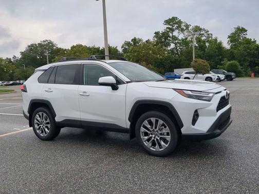 2025 Toyota RAV4 XLE Premium