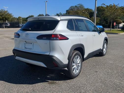 2026 Toyota Corolla Cross LE