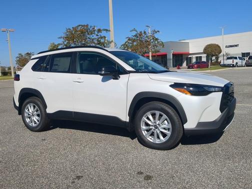 2026 Toyota Corolla Cross LE