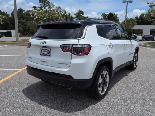 Bright White Clearcoat 2022 Jeep Compass Limited