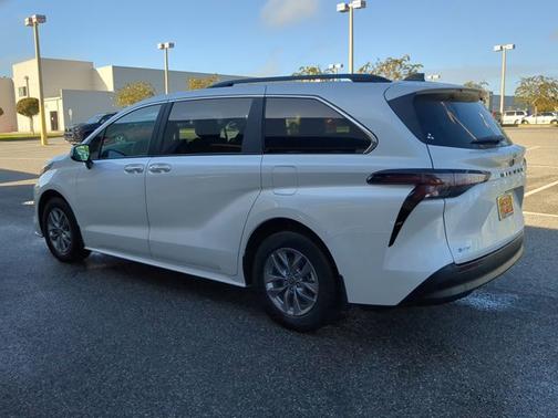 2025 Toyota Sienna XLE