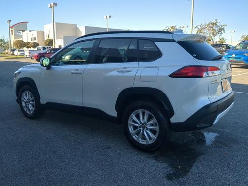 2023 Toyota Corolla Cross LE