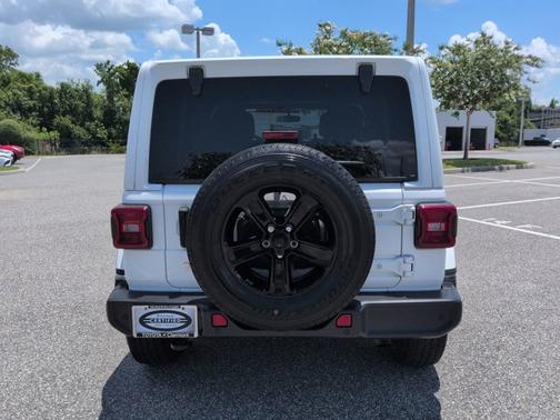 Bright White Clearcoat 2020 Jeep Wrangler Unlimited Sahara Altitude