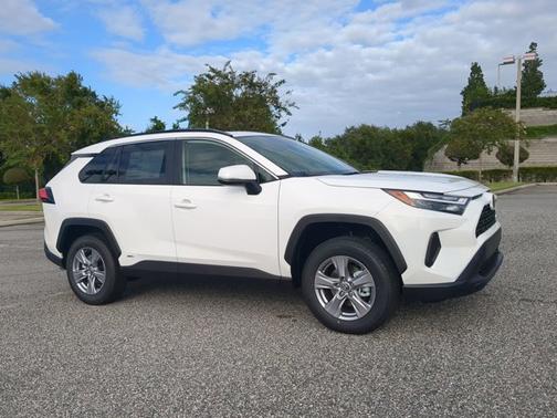 2025 Toyota RAV4 Hybrid XLE