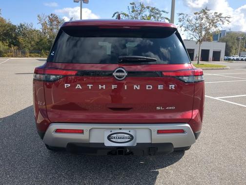 2023 Nissan Pathfinder SL