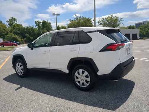 2023 Toyota RAV4 LE
