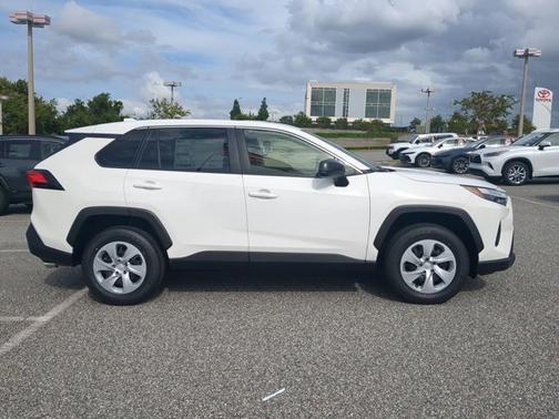 2025 Toyota RAV4 LE