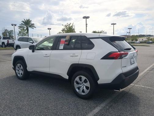 2025 Toyota RAV4 LE