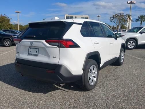 2025 Toyota RAV4 LE