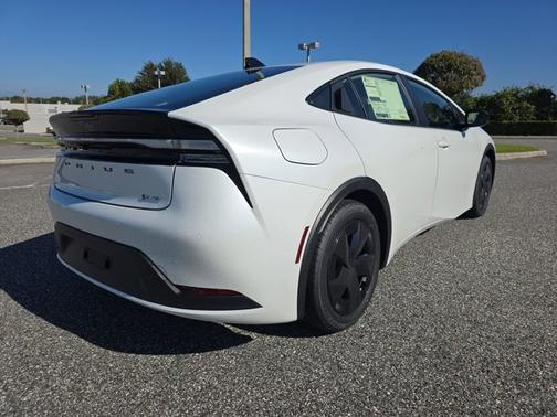 2026 Toyota Prius Plug-In Hybrid SE