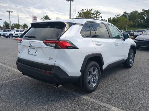 2025 Toyota RAV4 Hybrid XLE
