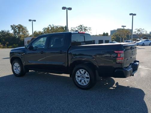 2024 Nissan Frontier SV