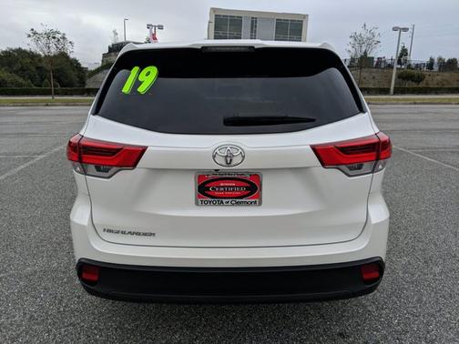 2019 Toyota Highlander LE