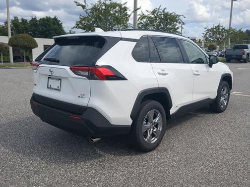 2025 Toyota RAV4 Hybrid LE