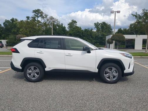 2025 Toyota RAV4 Hybrid LE