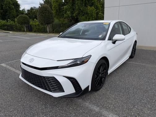 Ice 2025 Toyota Camry SE