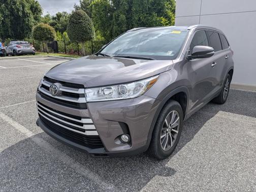 Predawn Gray Mica 2019 Toyota Highlander XLE