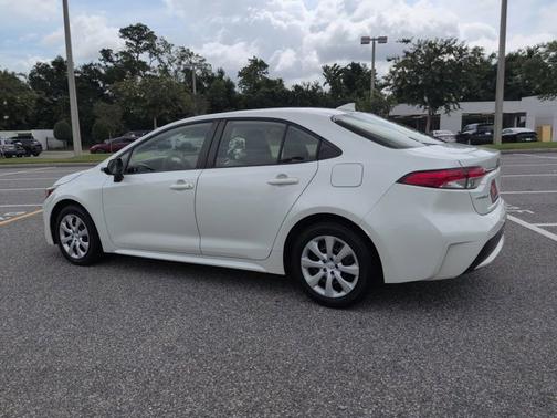 Blizzard Pearl 2021 Toyota Corolla LE