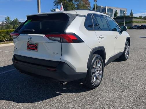 2021 Toyota RAV4 XLE Premium