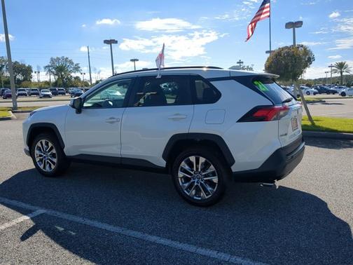 2021 Toyota RAV4 XLE Premium