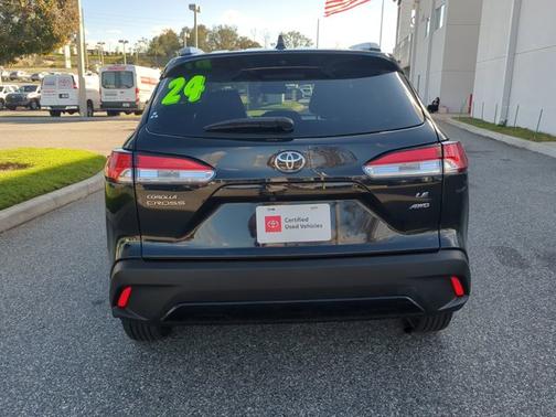 2024 Toyota Corolla Cross LE