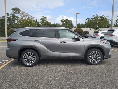 2025 Toyota Highlander Platinum