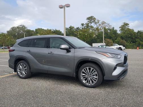 2025 Toyota Highlander Platinum