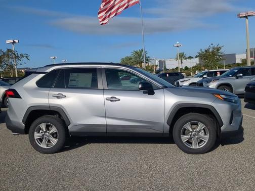 2025 Toyota RAV4 Hybrid LE