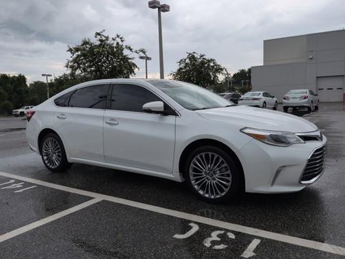 Blizzard Pearl 2017 Toyota Avalon Limited