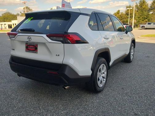 2025 Toyota RAV4 LE