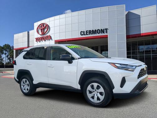 2025 Toyota RAV4 LE