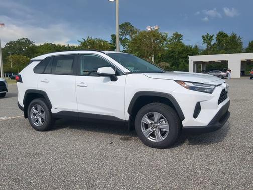 2025 Toyota RAV4 Hybrid XLE