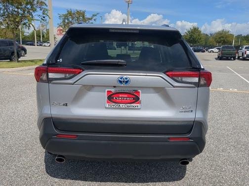 2022 Toyota RAV4 Hybrid XLE