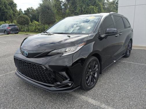 2025 Toyota Sienna XSE