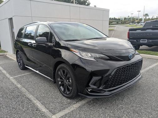2025 Toyota Sienna XSE