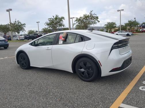 2026 Toyota Prius Plug-In Hybrid SE