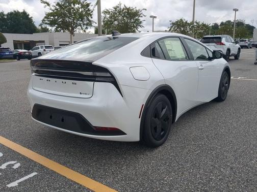 2026 Toyota Prius Plug-In Hybrid SE