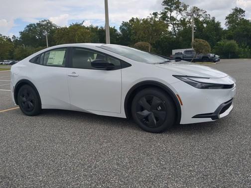 2026 Toyota Prius Plug-In Hybrid SE