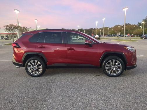 2023 Toyota RAV4 XLE Premium