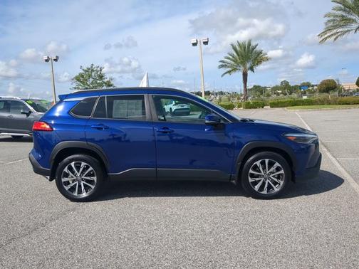 2022 Toyota Corolla Cross XLE