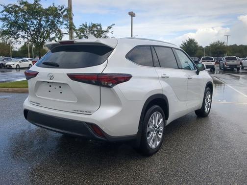 2025 Toyota Highlander Limited