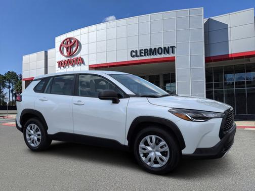 Pearl 2023 Toyota Corolla Cross L