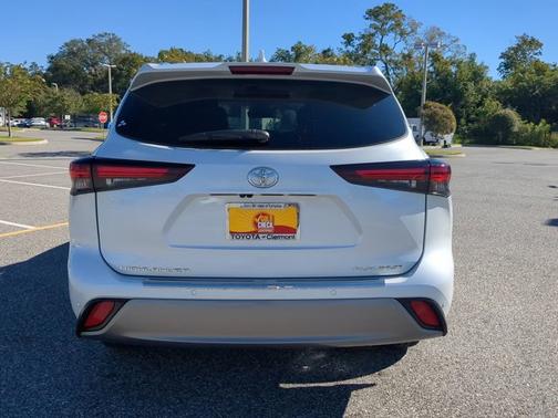 2024 Toyota Highlander Platinum