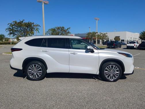 2024 Toyota Highlander Platinum