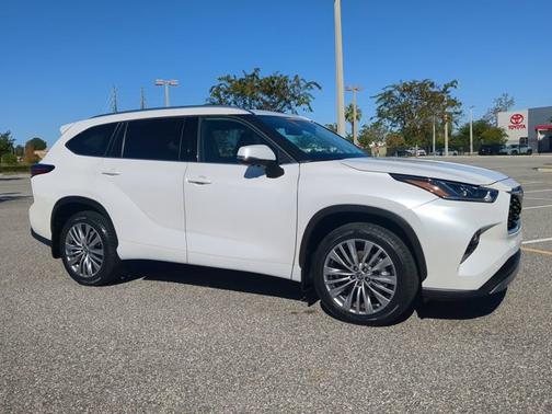 2024 Toyota Highlander Platinum