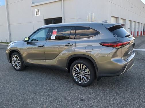 2026 Toyota Highlander Platinum