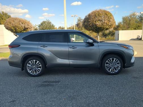 2026 Toyota Highlander Platinum